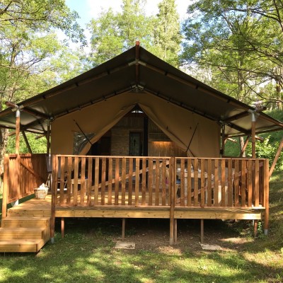 Safaritent met sanitair-block